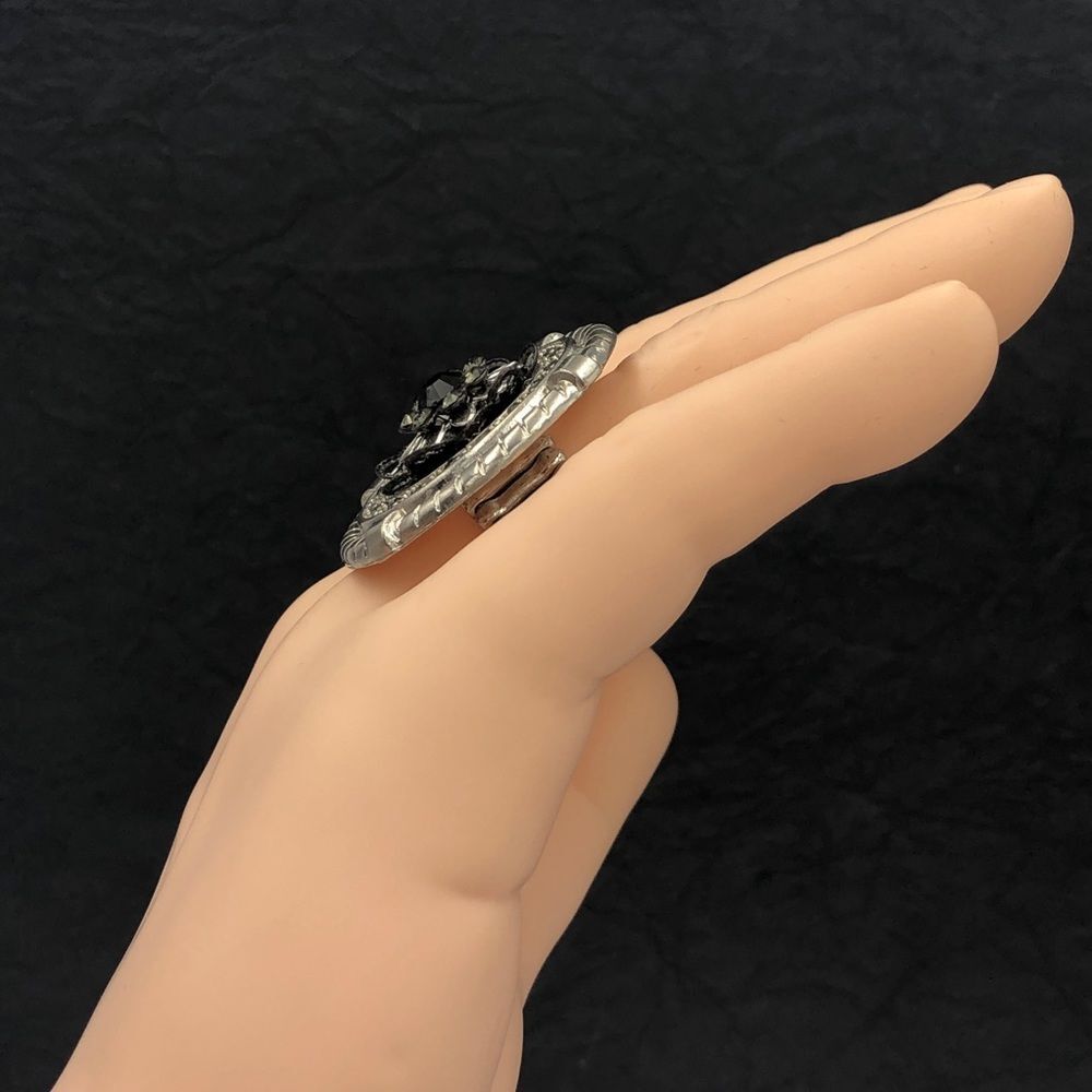 Large Rhinestone Medallion Stretch Ring - Picture 2 of 3